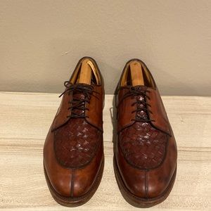 Used Allen Edmonds Hershey brown weave lace up shoes